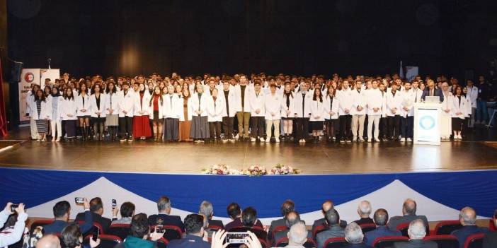 Diyarbakır’da ‘Doktorluğa İlk Adım Töreni’ gerçekleşti