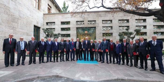 Eski Kürt vekillerden sürece destek çıkarması