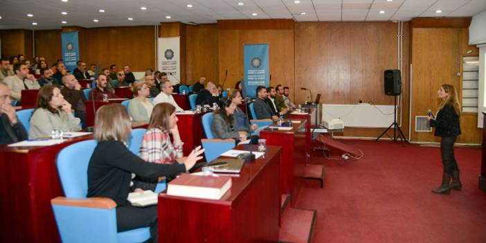 Diyarbakır Büyükşehir’de çok dilli belediyecilik semineri