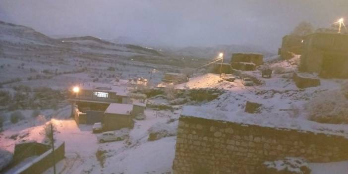 Diyarbakır’a mevsimin ilk karı yağdı