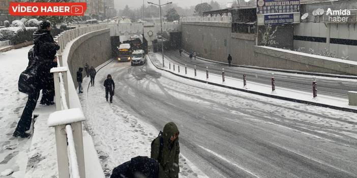 Kar yağdı Diyarbakır kilitlendi