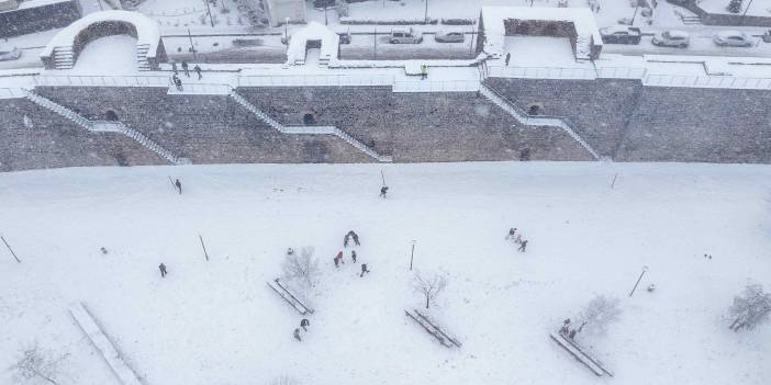 Diyarbakır’ın ardından çevre illerde de eğitime ara verildi