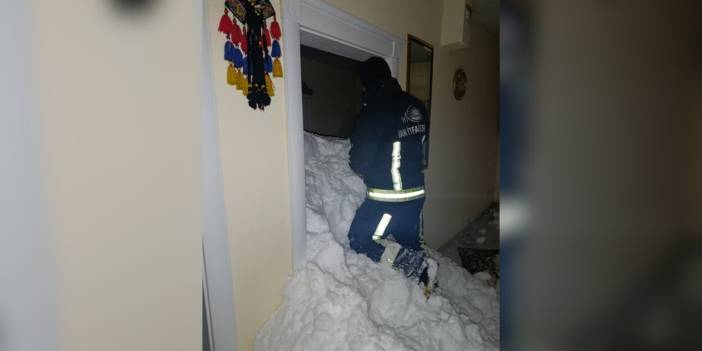 Van’da mahalleye çığ düştü: 1 kişi kayıp, 22 ev boşaltıldı