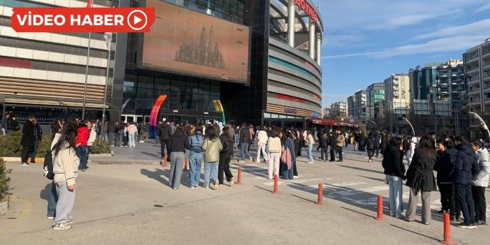 Diyarbakır’da karneyi alan AVM’ye koştu