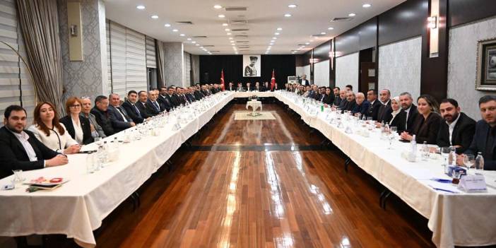 CHP'li 15 belediyeden açıklama: Makam geçici