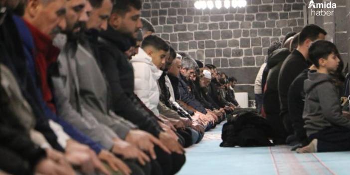 Diyarbakır’da Ramazan ayı ilk teravihle başladı