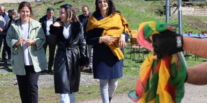 Ağrı’da iki kadın tutuklandı: Gerekçe sarı-kırmızı ve yeşil mendil