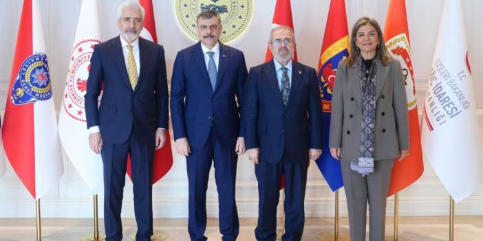 Diyarbakırlı vekillerden yeni bakana çıkarma