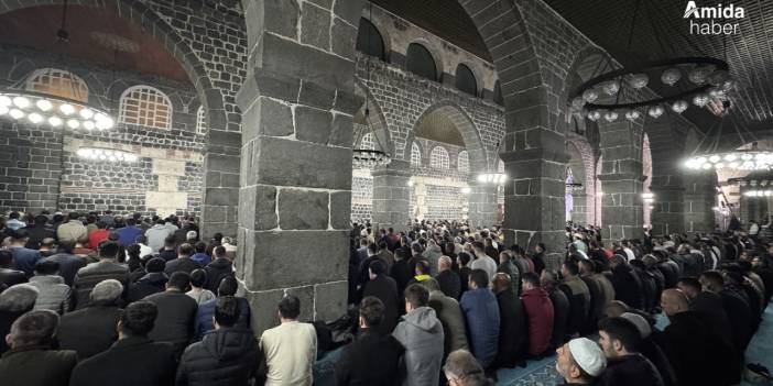 Diyarbakır’daki tarihi camide Kürtçe ilahiler okundu