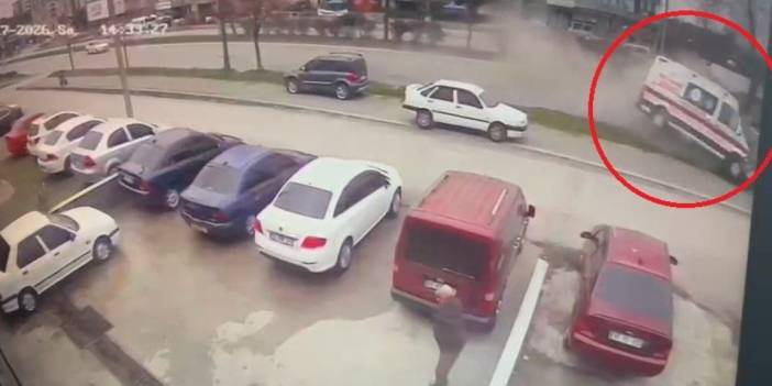 Vakaya giden ambulans kazaya karıştı: 1 ölü, 3 yaralı