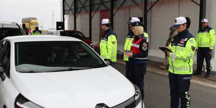 Diyarbakır’da trafikte dronlu denetim