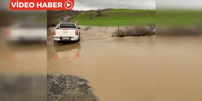 Diyarbakır’da şiddetli yağış: Köy yolu ulaşıma kapandı