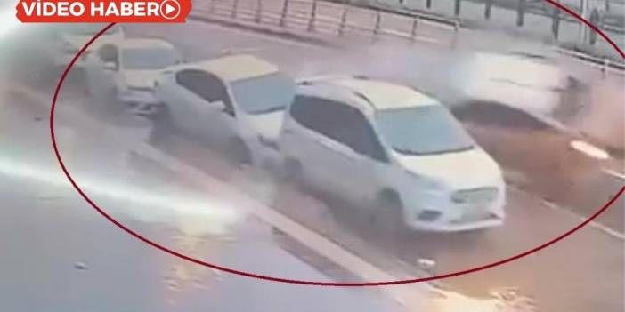 Diyarbakır’da ticari taksi 3 araca çarpıp takla attı