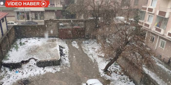 Diyarbakır’a ‘Nisan dolusu’ yağdı