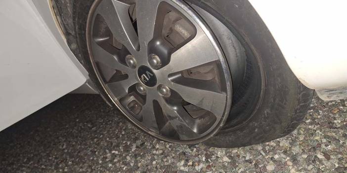 Diyarbakır’da lastik patlatan çukurlar tehlike saçıyor