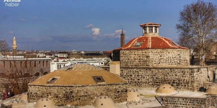 ‘Kaçak çaycılar’ Diyarbakır’ın tarihine çöktü