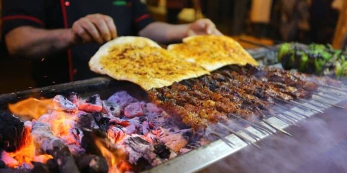 Diyarbakır’da ciğer dumanı tarihi kentin üzerine çöktü