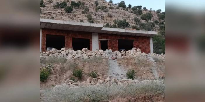 60 yaşındaki inşaat ustası iskeleden düşerek ağır yaralandı