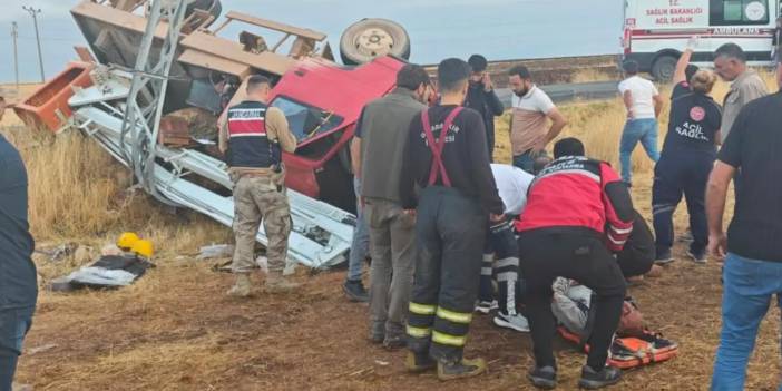 Diyarbakır'da kamyonet devrildi: 5 yaralı