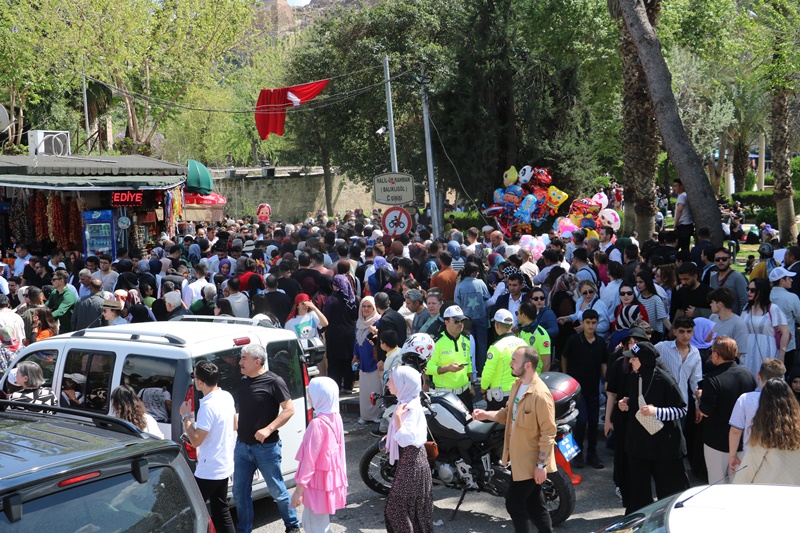 balikligol-bayram-ziyareti-urfa.jpg