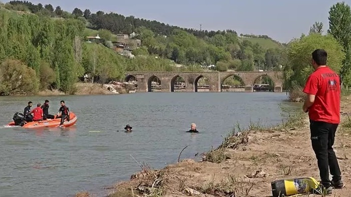 2024/04/22/dicle-nehir-diyarbakir-ceset.jpg