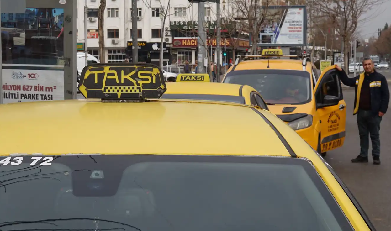 2024/08/22/taksii.jpg