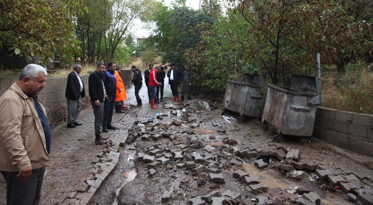 yollar-bozuldu.jpg