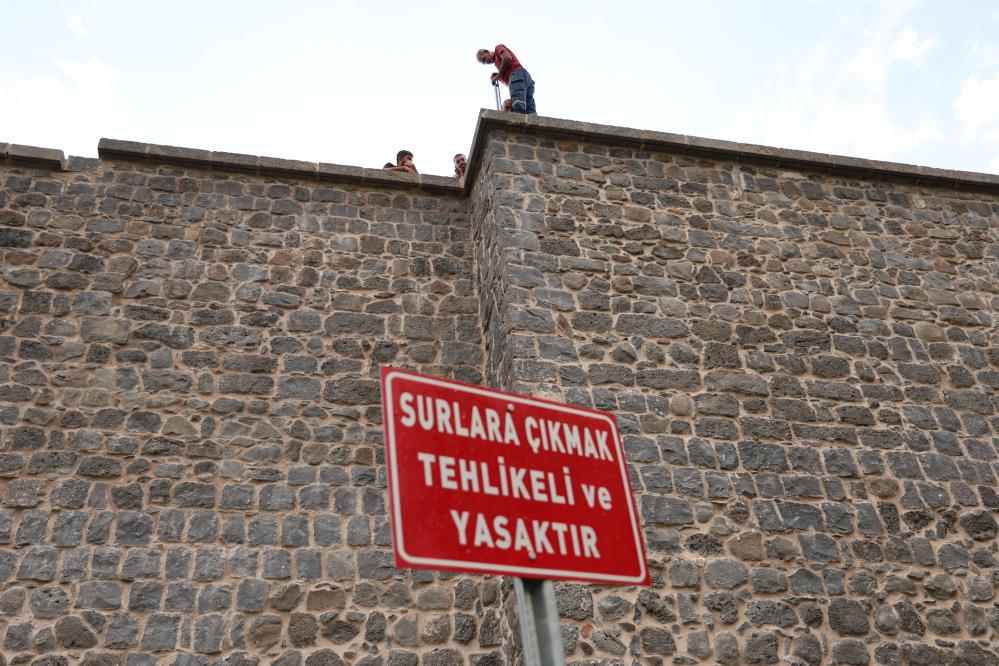 surlar-demir-korkulukee.jpg