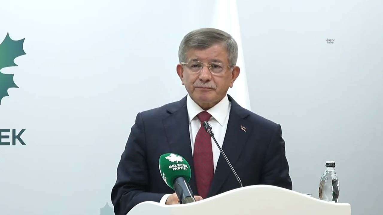 davutoglu.jpg