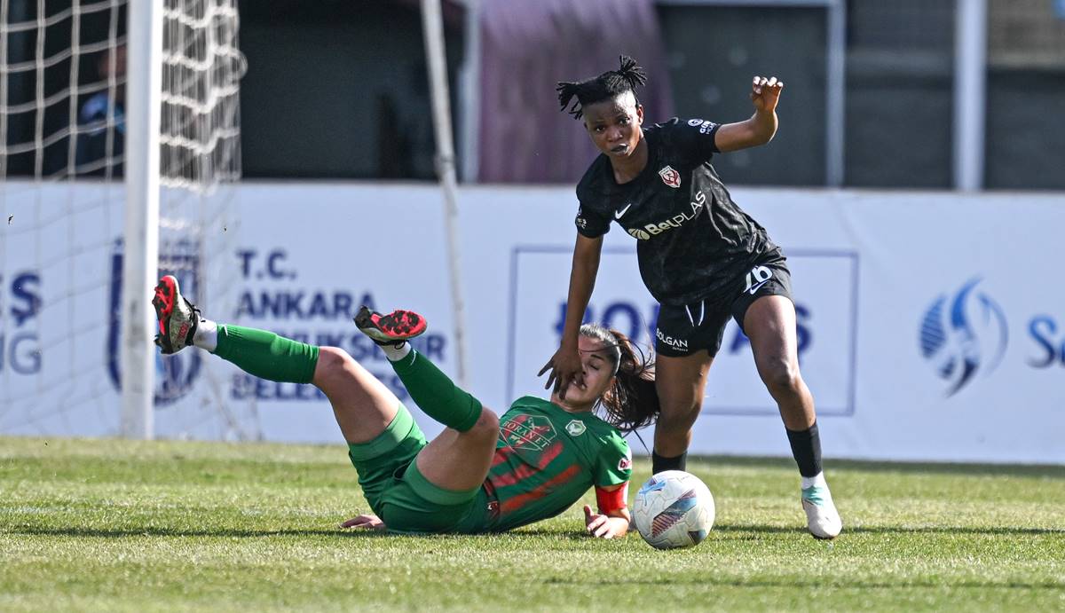 kadin-futbol.jpg