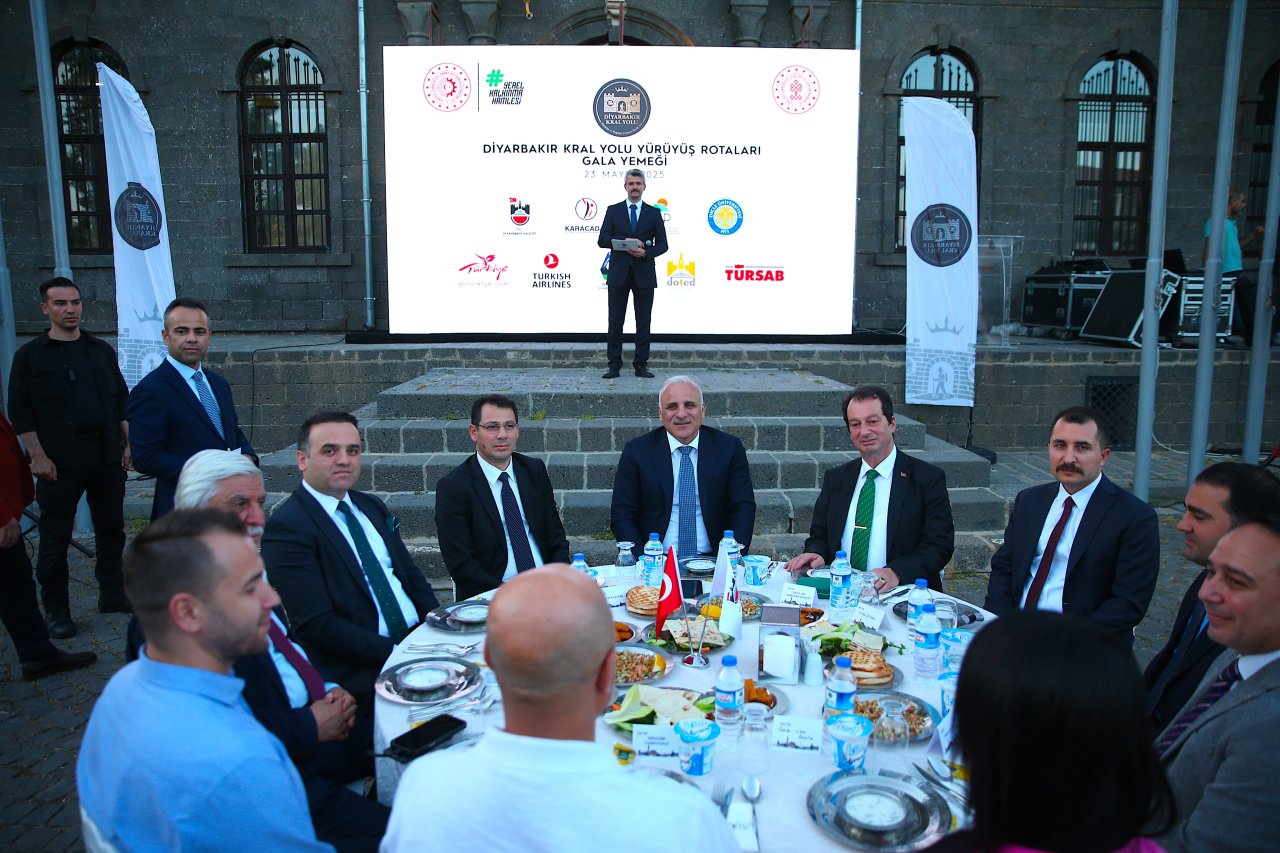 aa-20250523-38060968-38060964-diyarbakirda-kral-yolu-gala-yemeginde-tanitildi.jpg