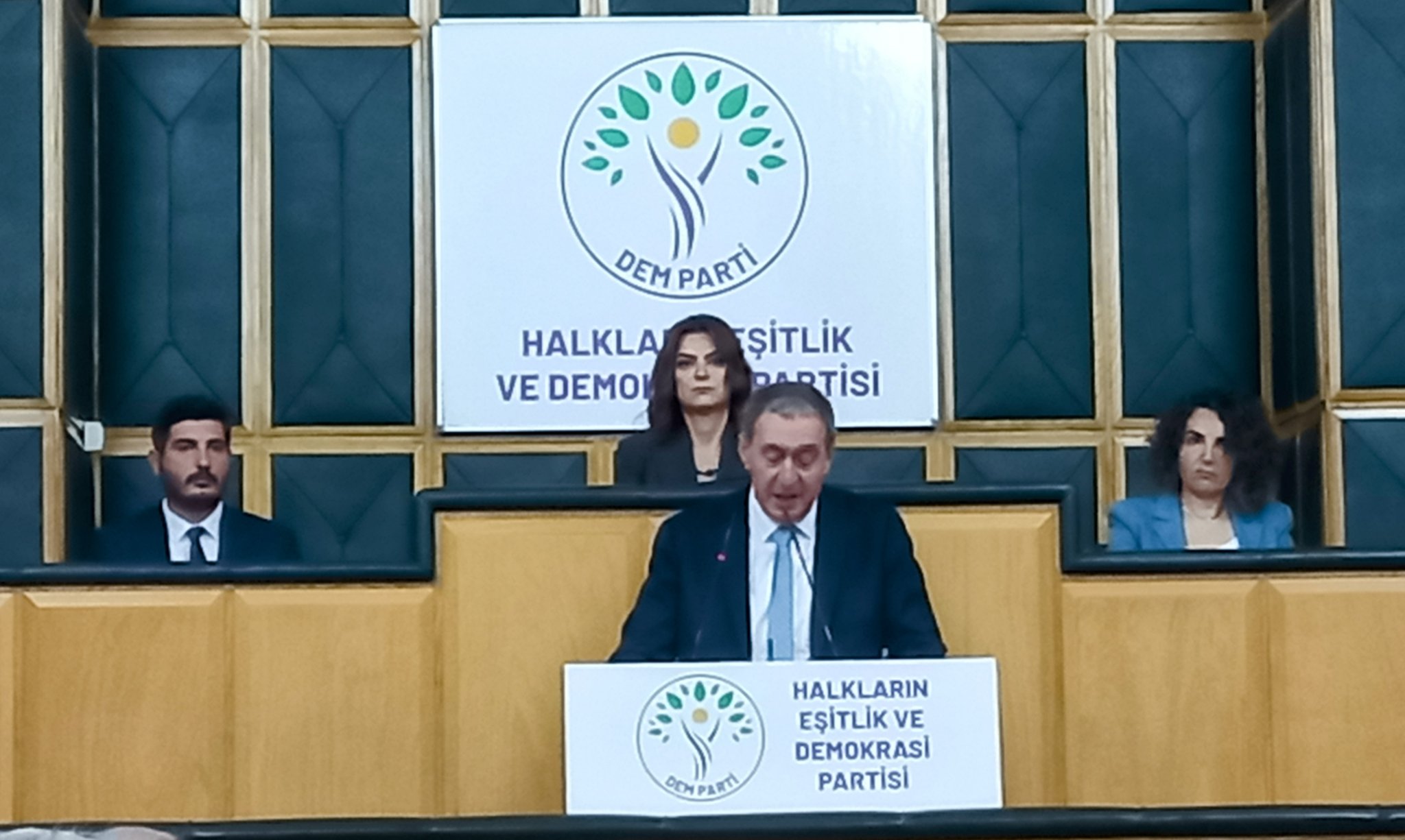 meclis-bakirhan.jpg
