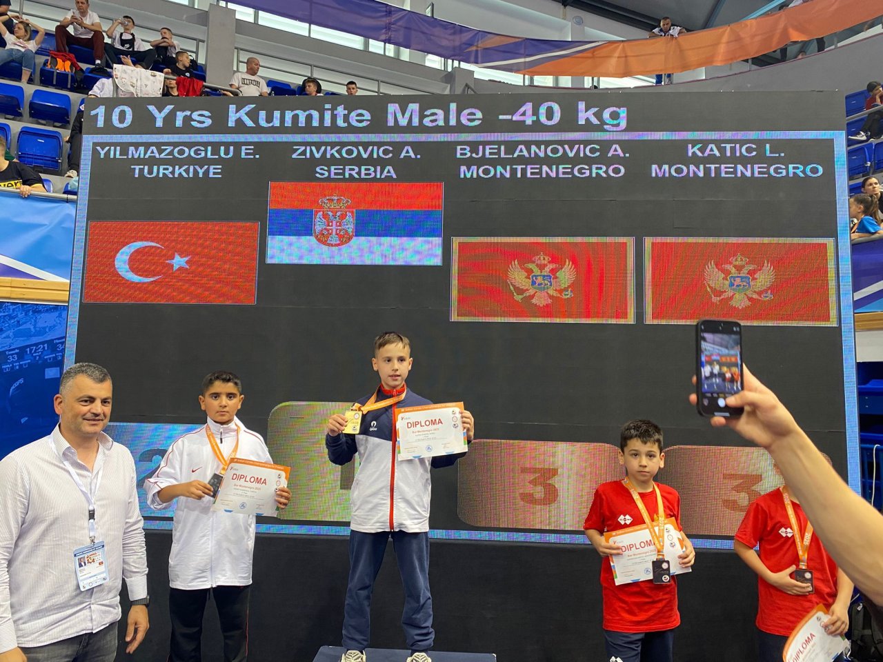 aa-20250602-38164779-38164776-sanliurfali-sporculardan-balkanlarda-3-madalya.jpg