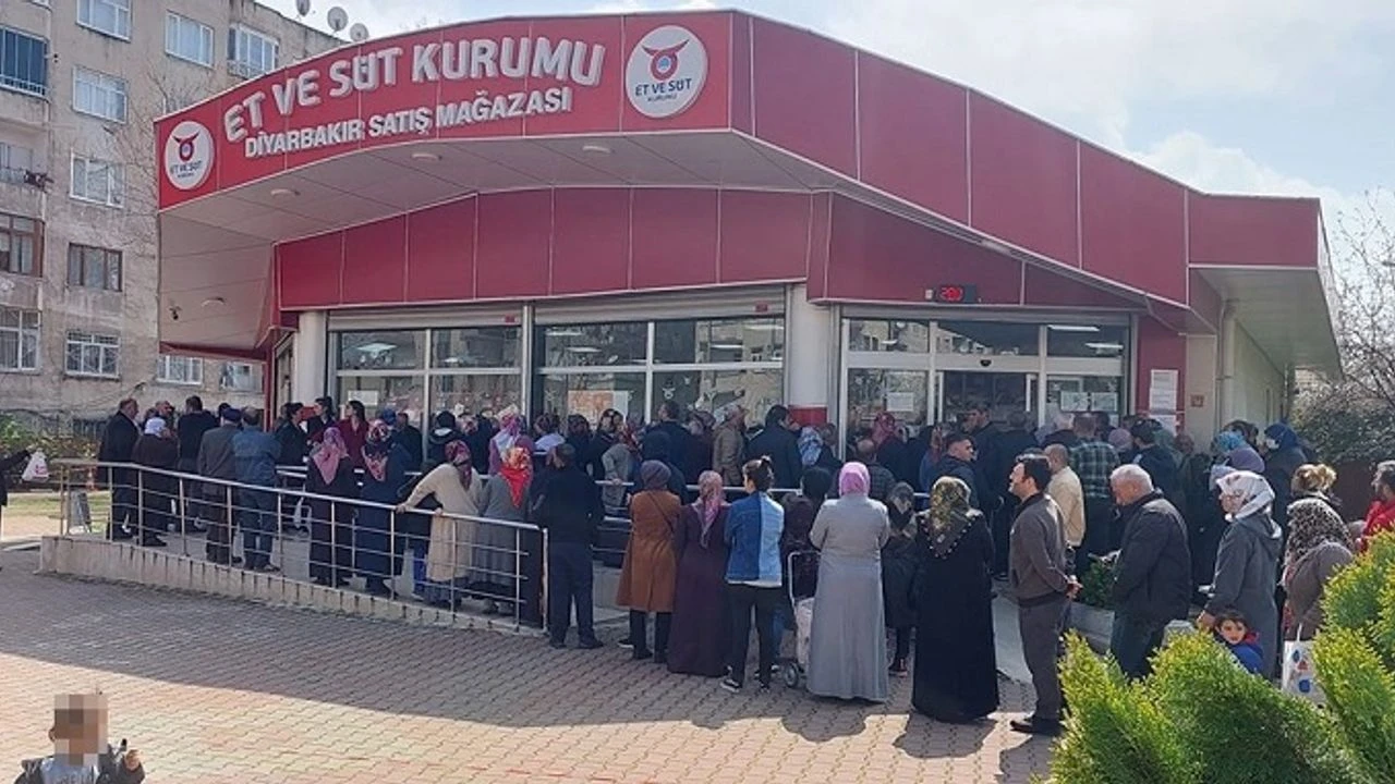 diyarbakirda-ucuz-et-kuyrugu-uzuyor.webp