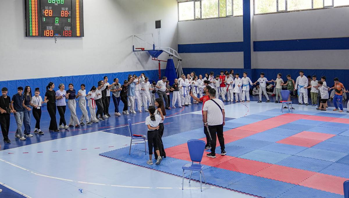 aa-20250626-38393172-38393161-once-karate-sonra-halay.jpg