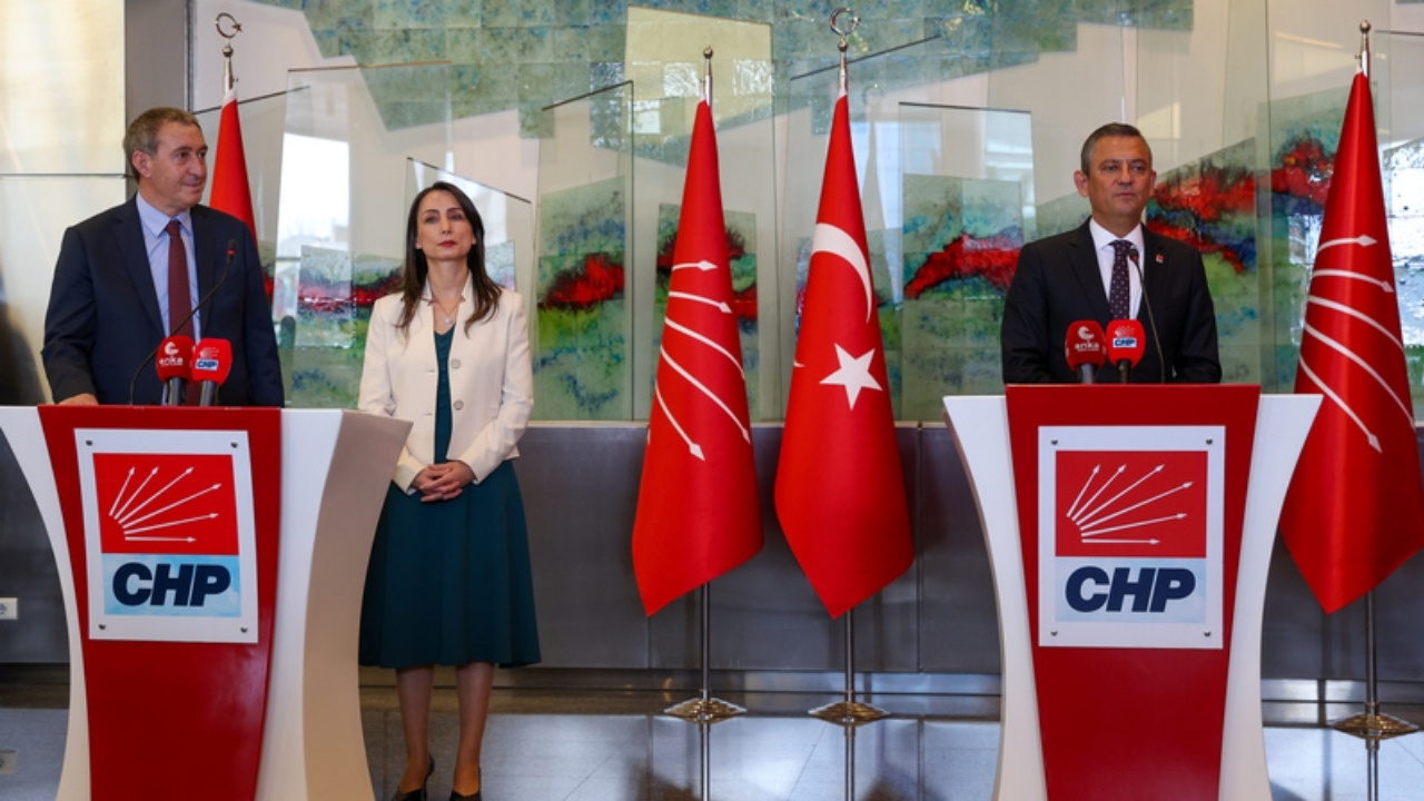 ozgur-ozel-2.jpg