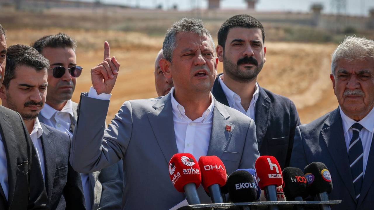 ozgur-ozel.jpg