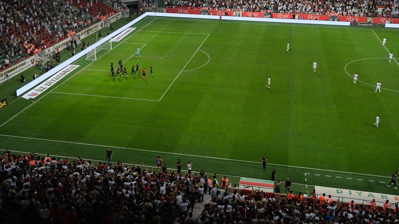 amedspor-stadyum.jpeg