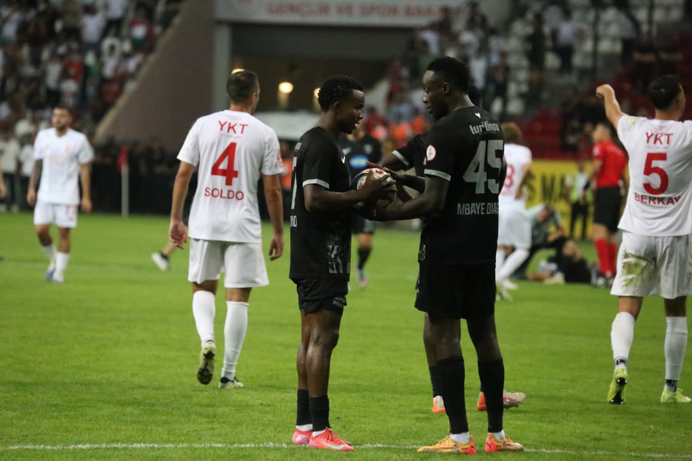 amedspor-pendikspor-macinda-morenodan-fair-play-ornegi-2.jpg