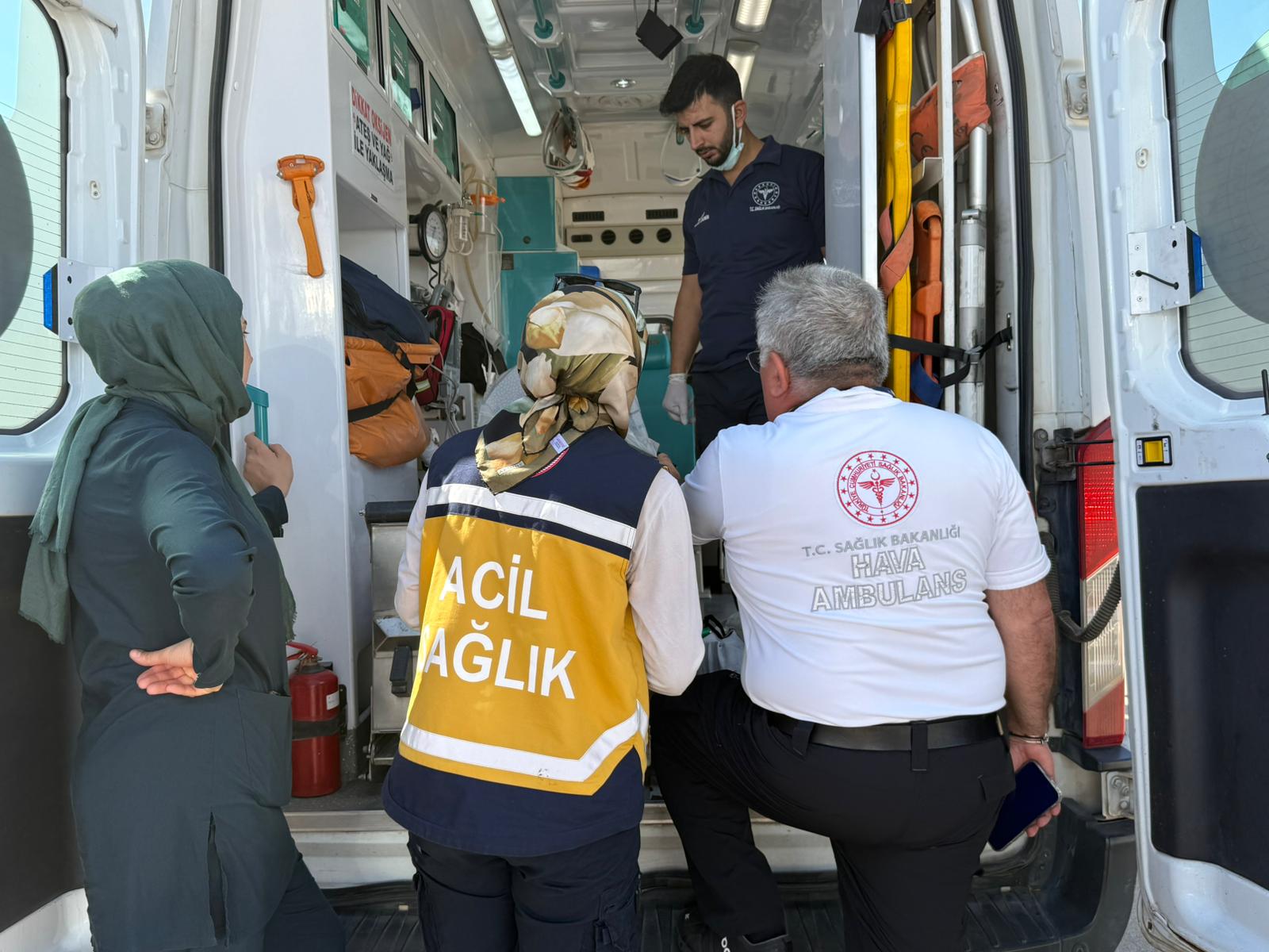aa-20250917-39143022-39143021-siirtte-hava-ambulansi-59-yasindaki-kadin-icin-havalandi.jpg