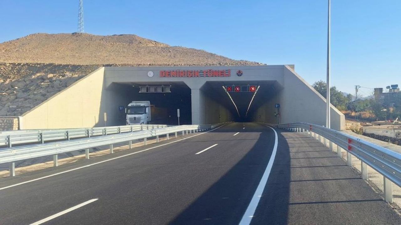van-diyarbakir-yolu-1.jpg