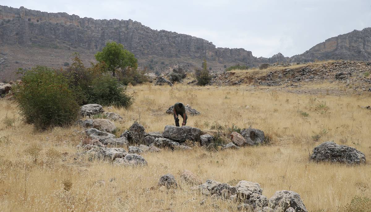 aa-20251016-39426997-39426990-adiyaman-kirsalinda-roma-donemine-ait-yerlesim-alani-bulundu.jpg