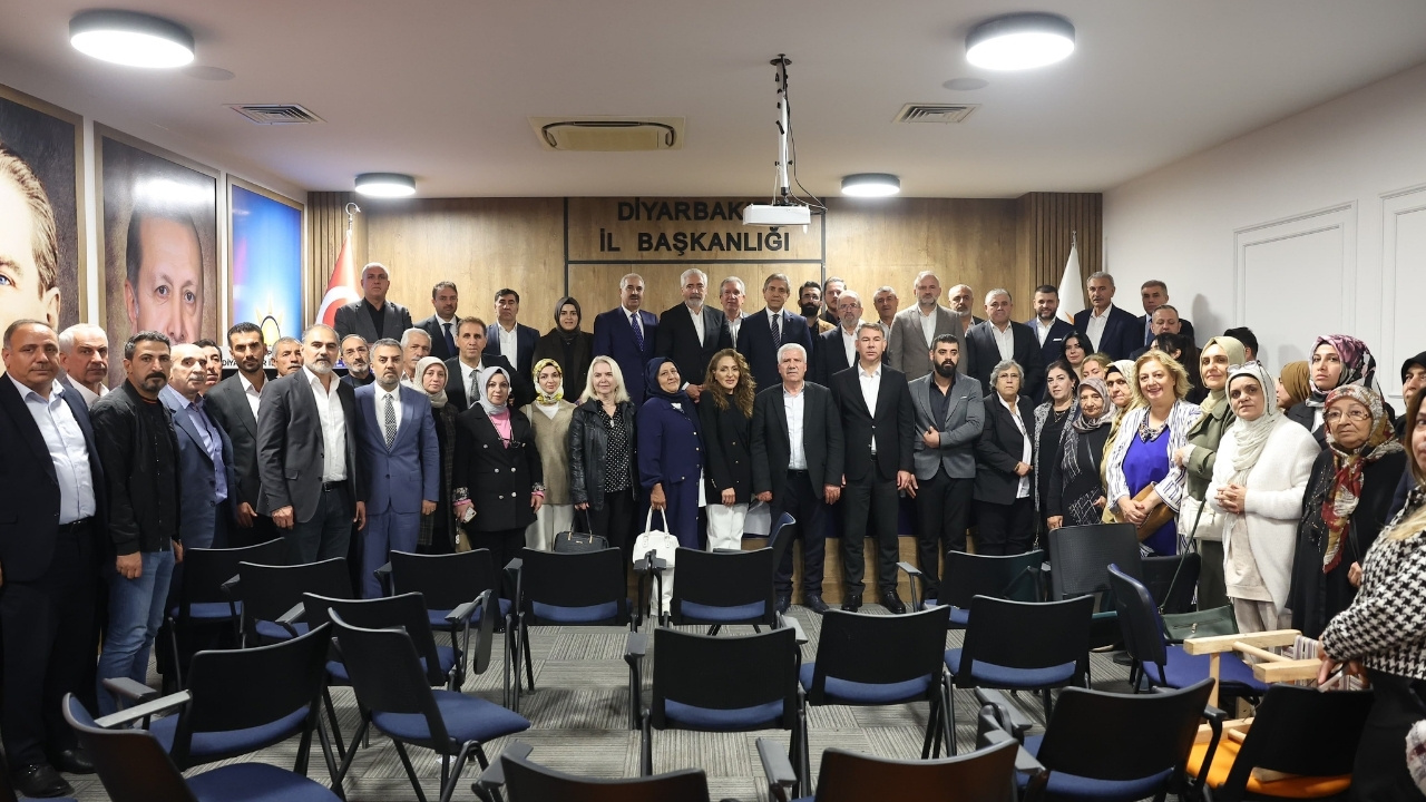 ak-parti-diyarbakir-3.jpg