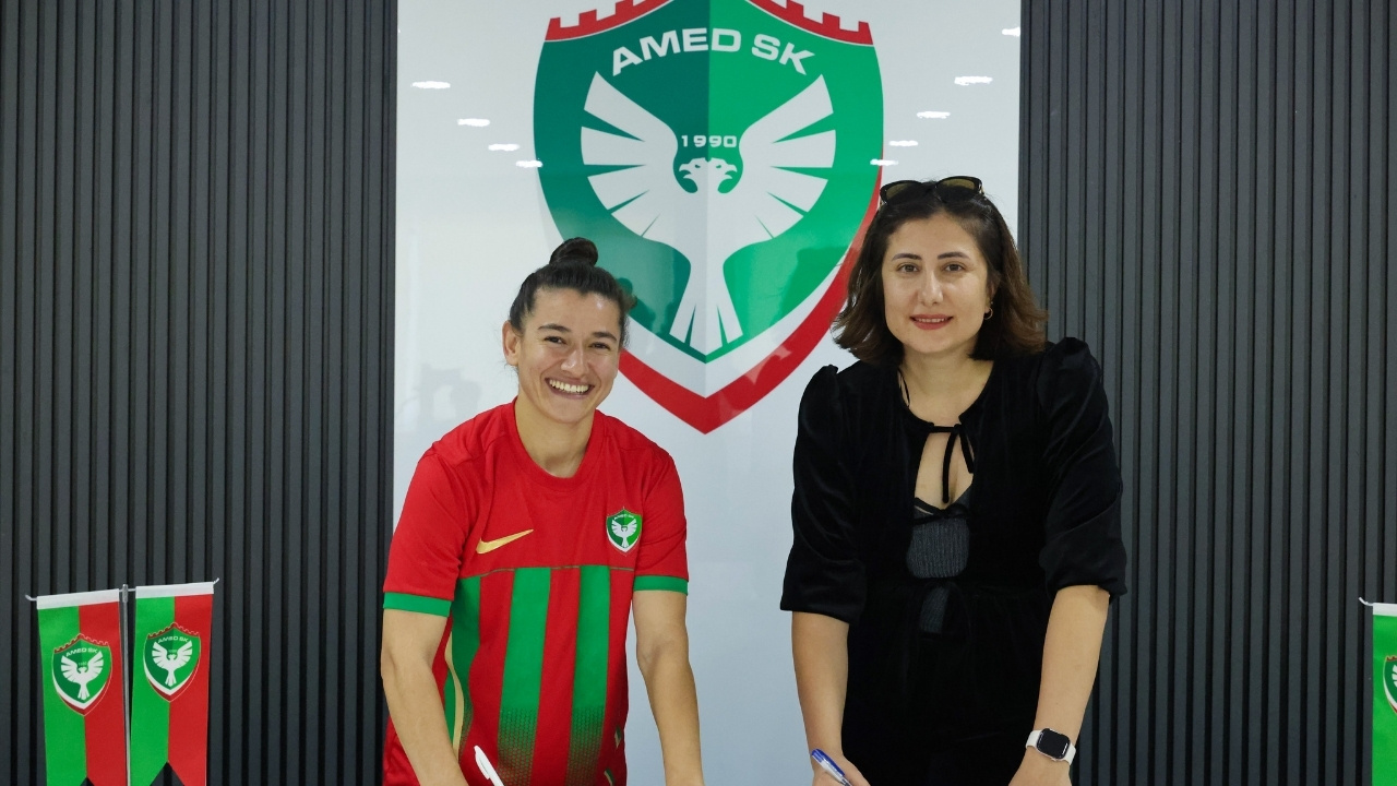 amedspor-kadin-futbol-2.jpg