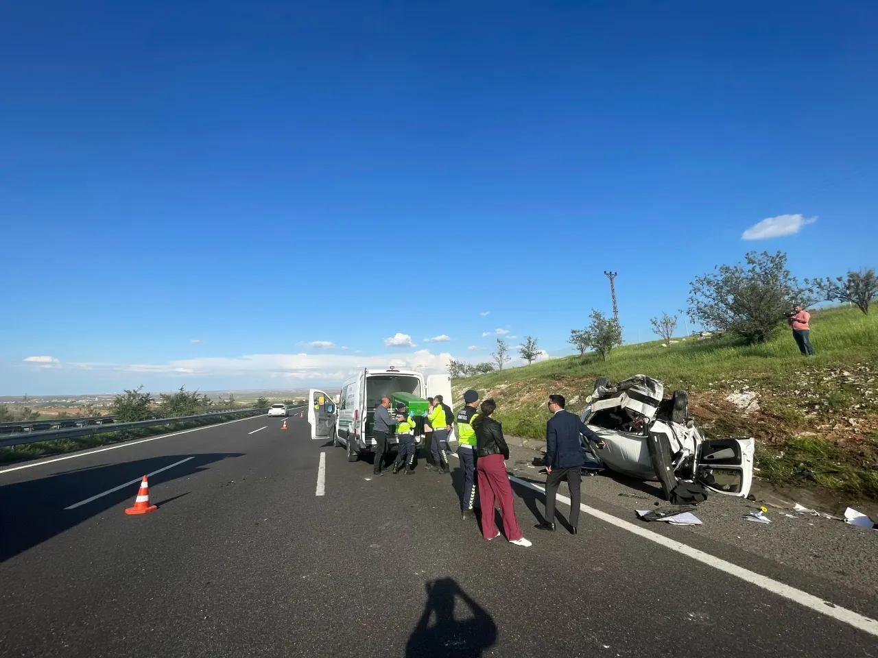aa-20260428-41234254-41234252-sanliurfada-otomobil-ile-hafif-ticari-aracin-carpistigi-kazada-3-kisi-oldu-5-kisi-yaralandi.webp