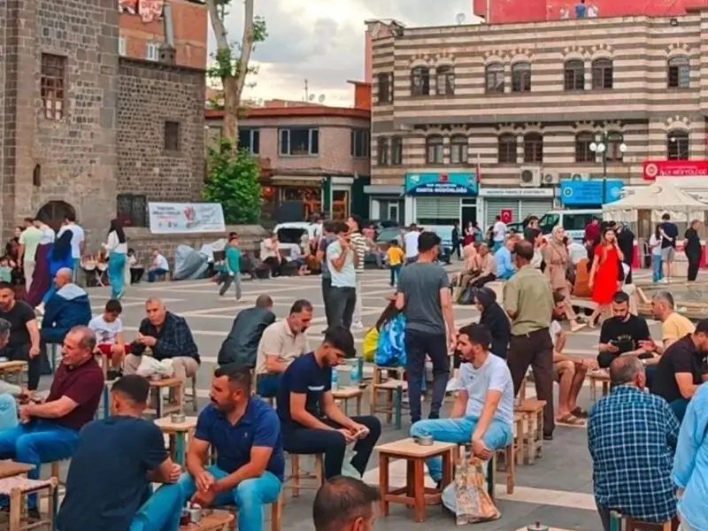 diyarbakir-kalabalik.webp