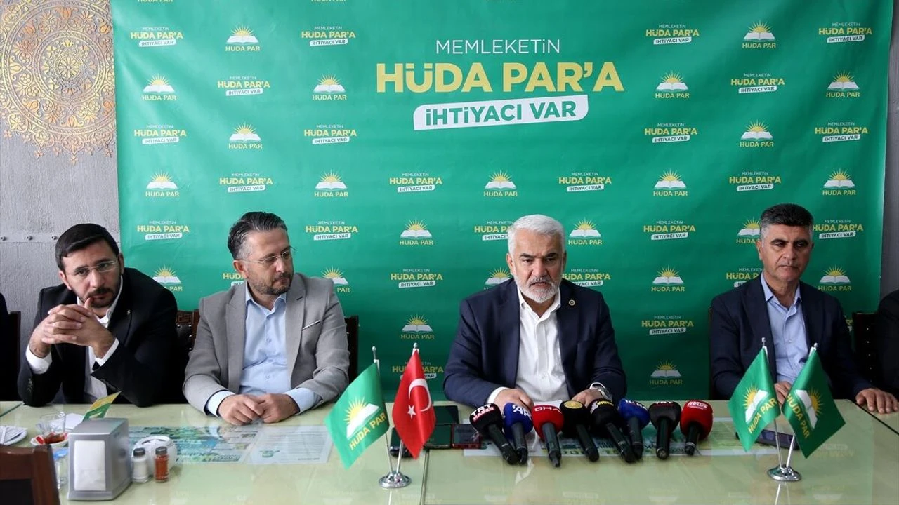 aa-20231023-32494865-32494863-huda-par-genel-baskani-yapicioglu-vanda-konustu.webp