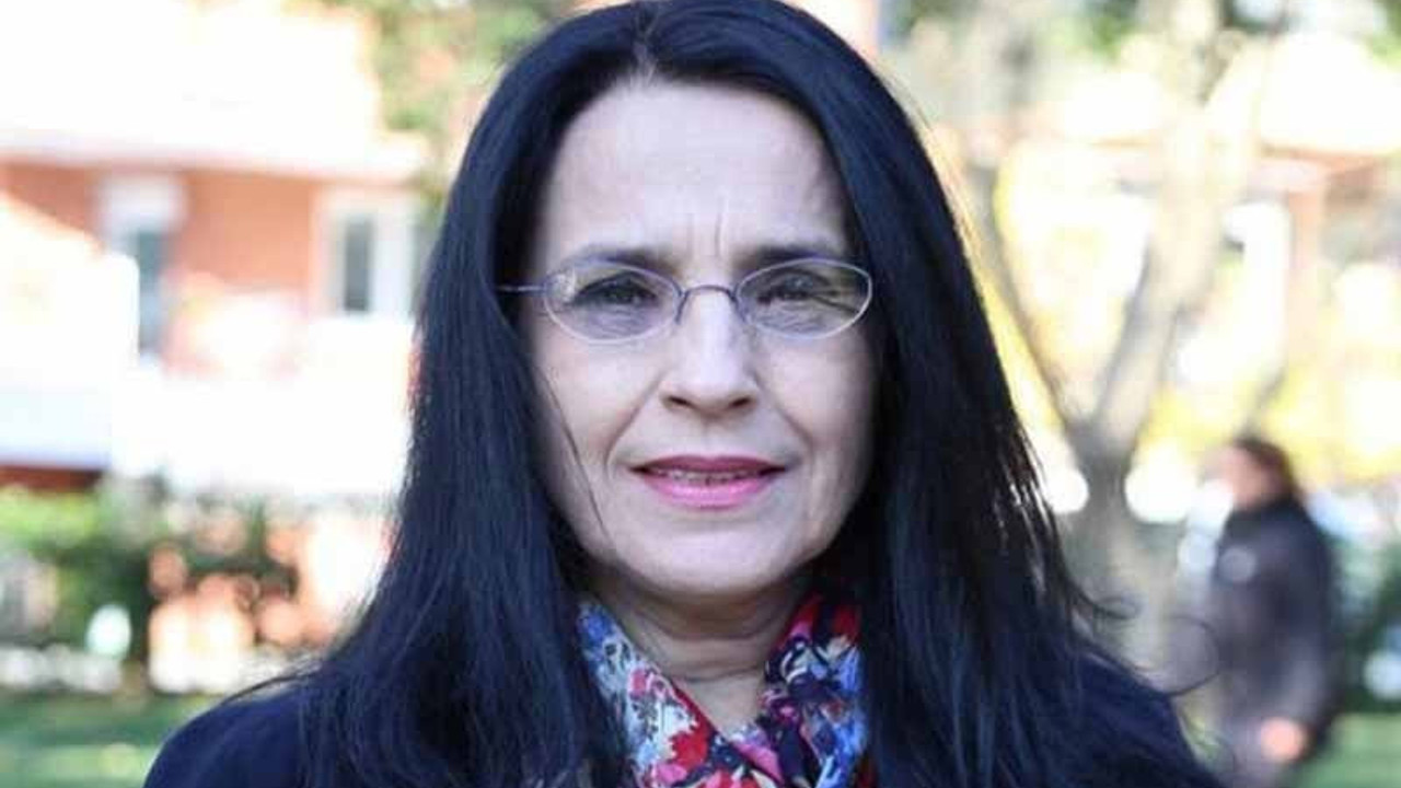 ayse-hur.jpg