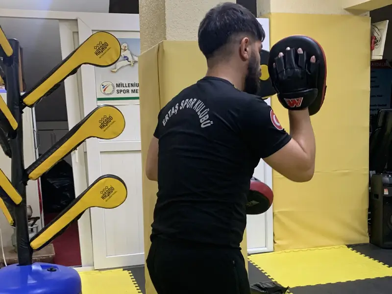 diyarbakirda-taksicilikten-dunya-sampiyonluguna4.webp