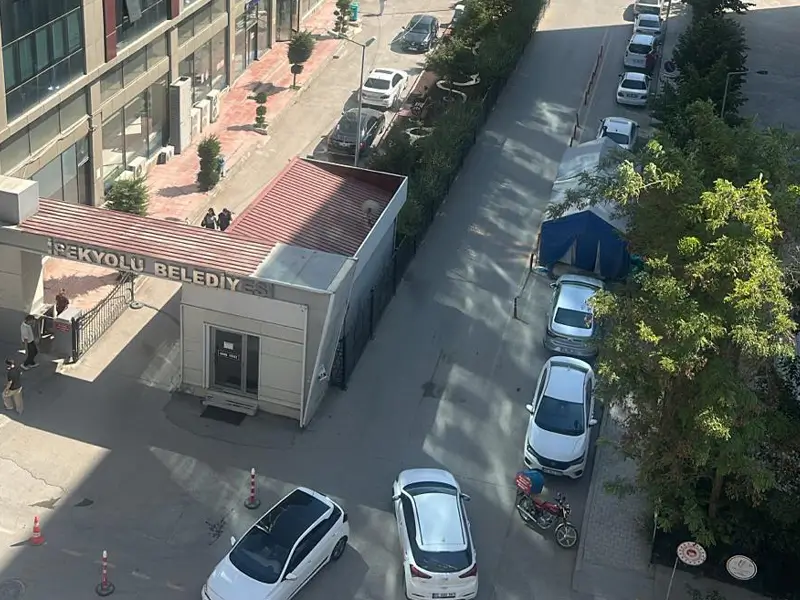 vanda-isciler-gitti-protesto-cadiri-kaldi3.webp